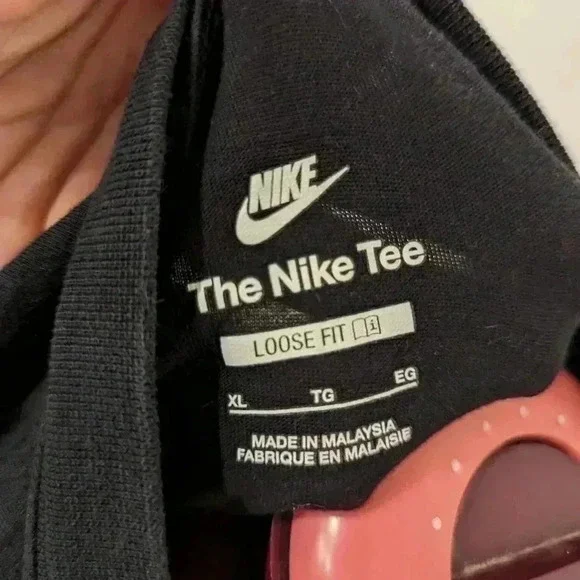 Nike  tee - Picture 3 of 3